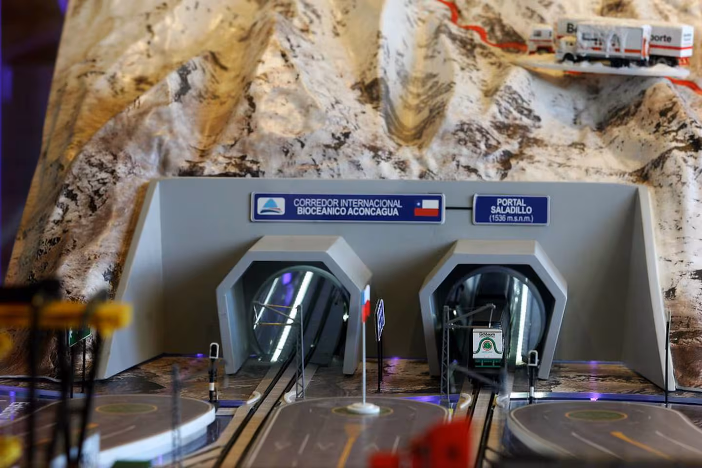 Portada: 14 km bajo los Andes: el megaproyecto que cambiará el comercio sudamericano